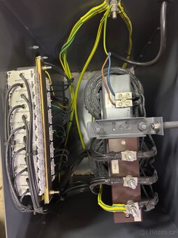 Masivní Jednofázový Transformátor 240V / 115V (8 kVA) - 4