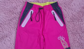 nepromokavé kalhoty/tepláky vel. 122 - 4