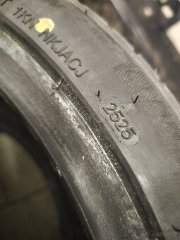 Pneu 245/45R19 - 4