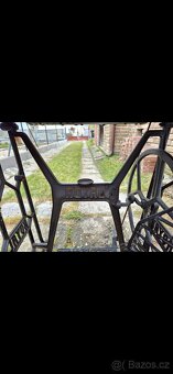 Šlapací šicí stroj Royal - 4