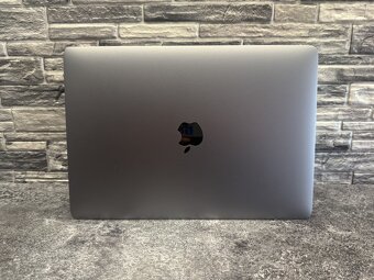 MacBook Pro 13" 2020 M1 / 8GB / 256GB - 4