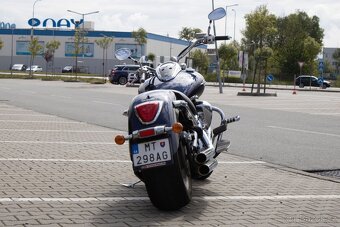 Suzuki VLR 1800 Intruder - 4