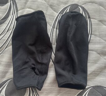 Chrániče Nike Mercurial Lite - M - zlatočerné - 4