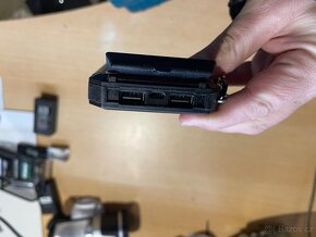 Powerbanka 10000mAh se solárním dobíjením a svítilnou - 4