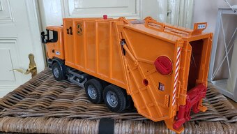 Bruder Scania popeláři - 4