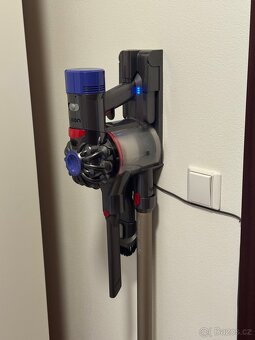 Prodám vysavač Dyson V8 Animal Plus - 4