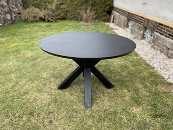 Dřevěný kulatý jídelní stůl - Toro 125 cm - 4