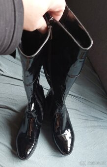 Dámské černé kozačky značky MIGATO - 4