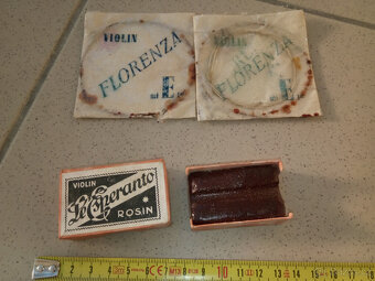 Kalafuna a struny z půdy - PLATÍ do SMAZÁNÍ - 4