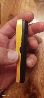 Nokia 8210 top stav - 4