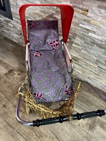 Retro kočárek plus panenky - 4