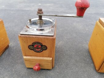 Predám starožitné mlynčeky - 4