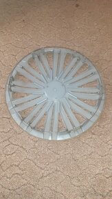 Poklice Toyota 16" - 4