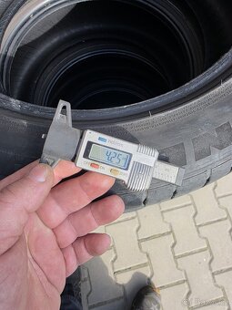 Prodám letní pneu 225/50R17 - 4