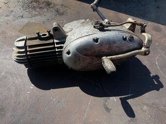 Jawa 550/555 motor - 4