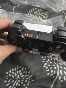 Prodám bezdrátový ovladač plně funkční na ps3 prodej bezdrát - 4