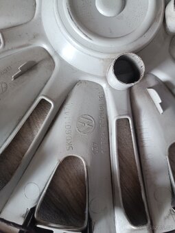 Poklice Volkswagen R15 - 4