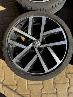 ALU KOLA VW GOLF VII R18 5x112 5G0601025CP + PNEU 225/40 R18 - 4