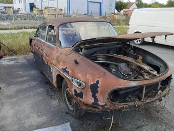 Prodám náhradní díly na Tatra 603 - 4