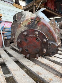 Díly na traktor - 4