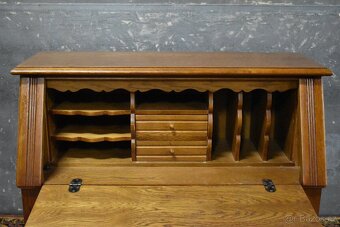 Masivní sekretář - 4