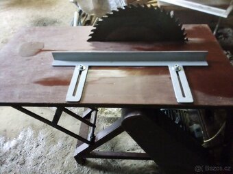 cirkulárka s kolébkou, pravítkem - 4