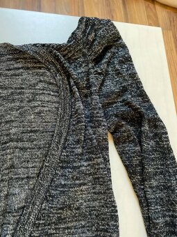 Delší propínací svetřík se stříbrnou nití, vel M i méně, FF - 4