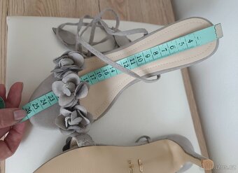 Sandály s květinami - 4