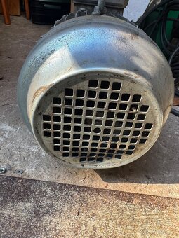 Elektromotor 3fázový Lenze - 4