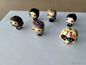 5 RŮZNÉ FIGURKY - 4