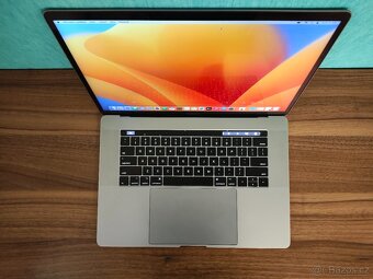 MacBook Pro 15 2017 | i7 • 16GB • 256GB SSD - 4
