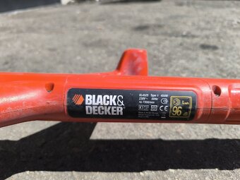 Strunová sekačka Black & Decker - 4
