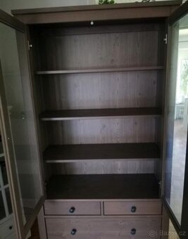 HEMNES VITRÍNA - 4