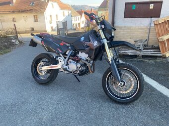 Suzuki DRZ 400 SM S - 4