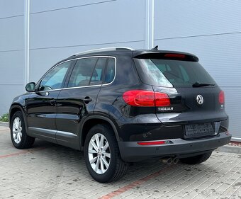 VW Tiguan 2.0TDI Sport & Style,Navi,Tažné,ALU R17,PDC,Výhřev - 4