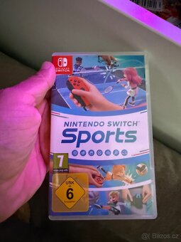 Nintendo Switch OLED v zaruce - 4