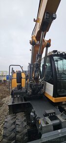 Prodám Rypadlo Liebherr A 918 Litronic s lopatami - 4