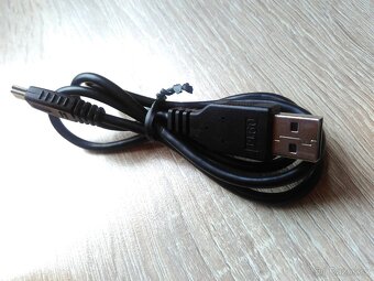 MP3 přehrávač Emgeton E4i Cult včetně USB kabelu - 4