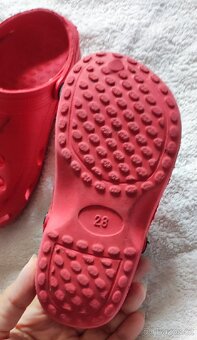 Dětské červené Crocs boty, vel. 28 - 4