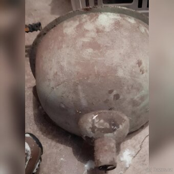 Stará litinová výlevka/umyvadlo - 4