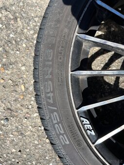 Hezké lité kola AEZ 18’’ 5x112 + zimní pneu 225/45 zdarm - 4