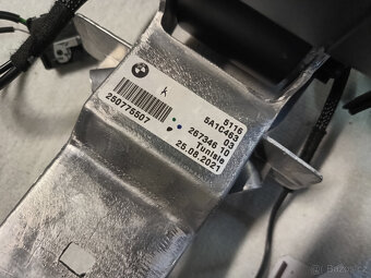 Loketní opěrka BMW i3 s bezdrátovým nabíjením - 4