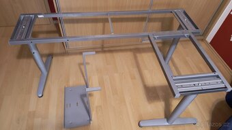 Kovová konstrukce stolu tvaru L + držák na PC - 4