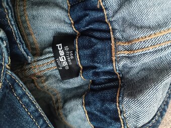 Kraťasy s laclem vel. 146 Page - 4