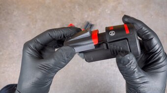 Držiaky batérií BOSCH 12V na stenu - 4