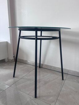 Elegantní kulatý stůl – ideální například do jídelny - 4