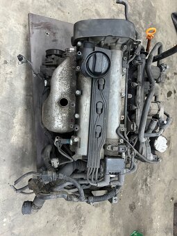 Plně funkční motor AUB - 4