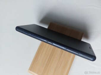 Sony Xperia XZ2 Compact - 4