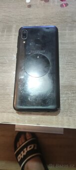 Samsung a20e - 4