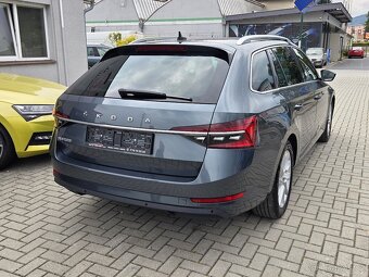 Škoda Superb III DSG STYLE MATRIX NAVI SENZORY TAŽNÉ - 4